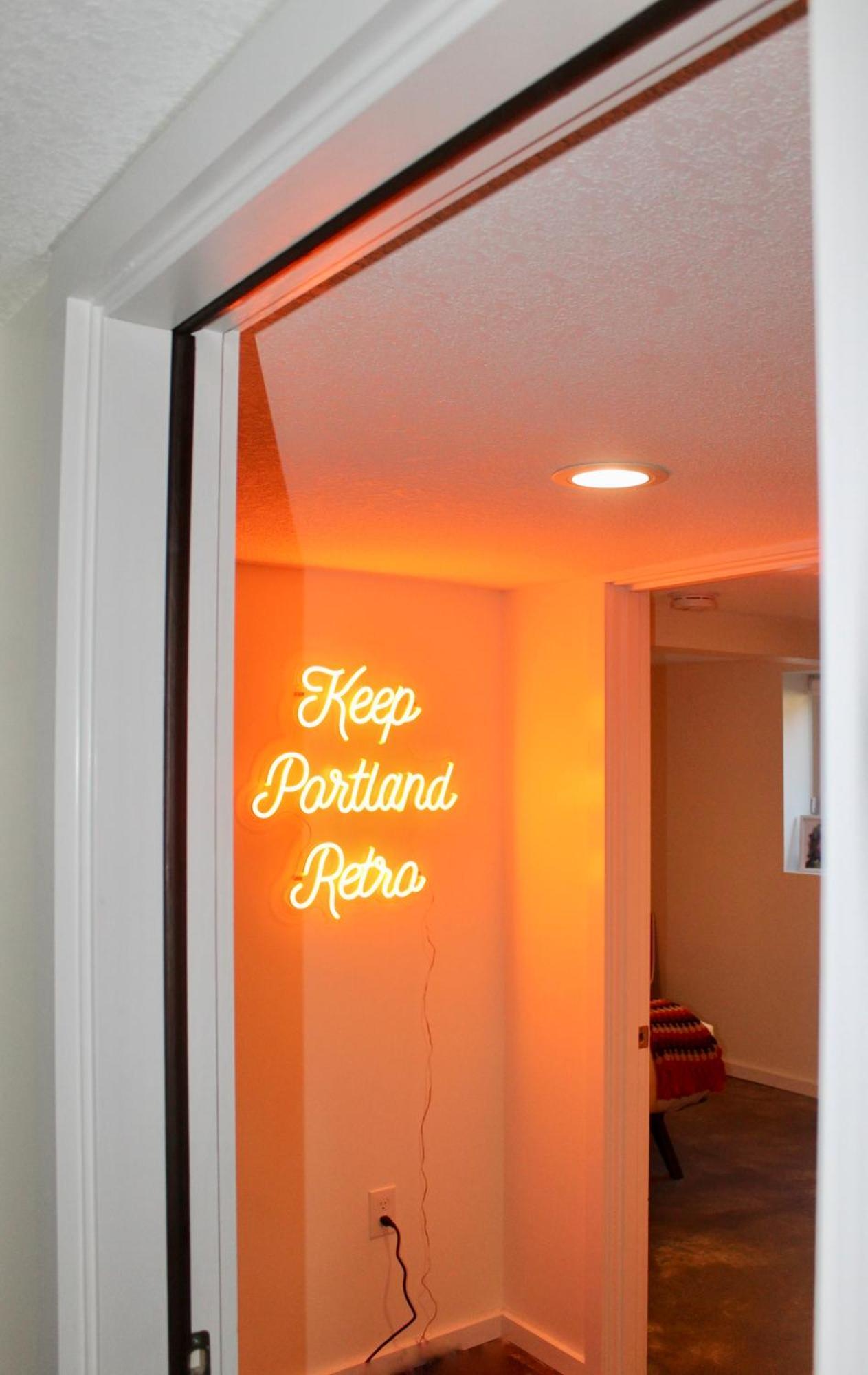 Stunning 60s-70s Retro Portland