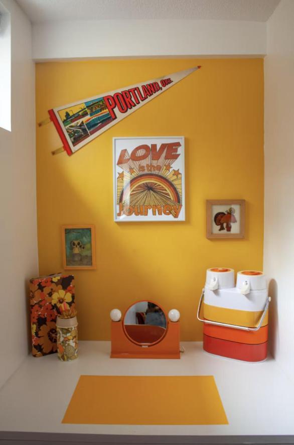 Stunning 60s-70s Retro Apartment *