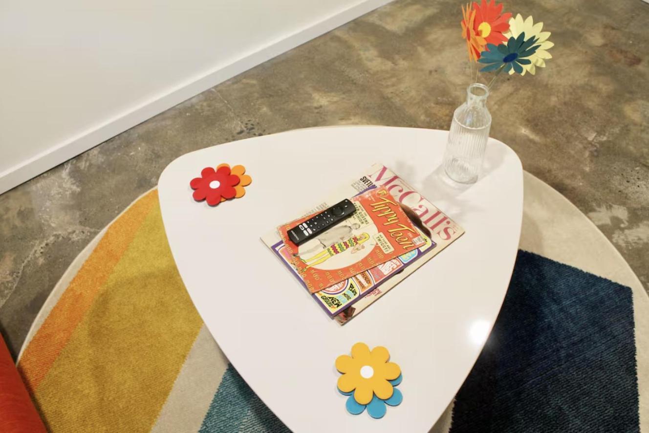 Apartment Stunning 60s-70s Retro Portland