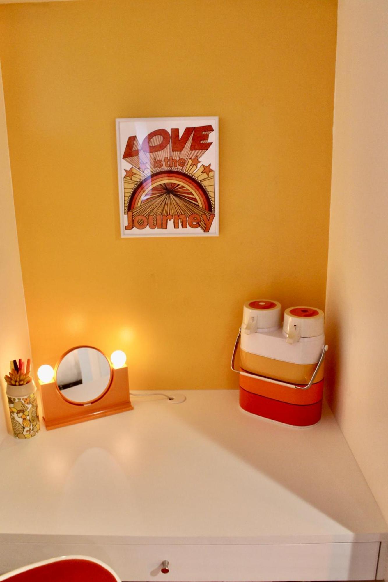 Apartment Stunning 60s-70s Retro