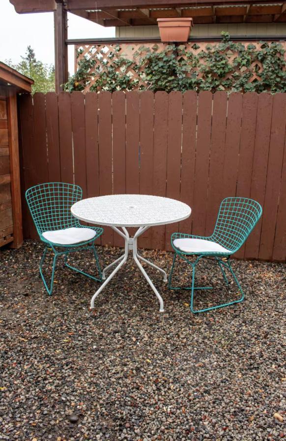 Stunning 60s-70s Retro *