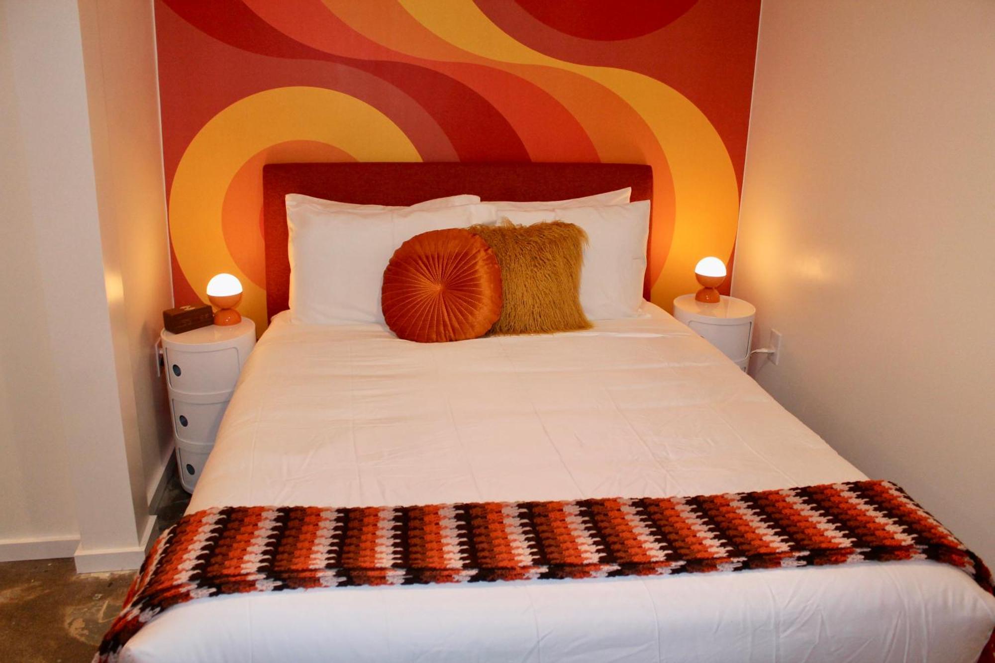 Stunning 60s-70s Retro Portland
