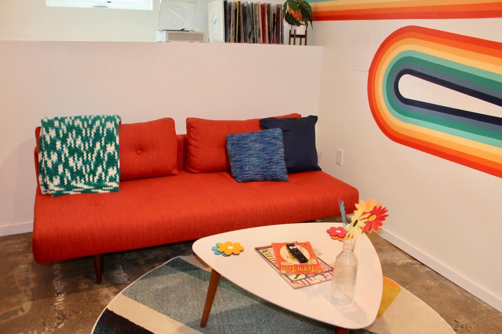 Apartment Stunning 60s-70s Retro *