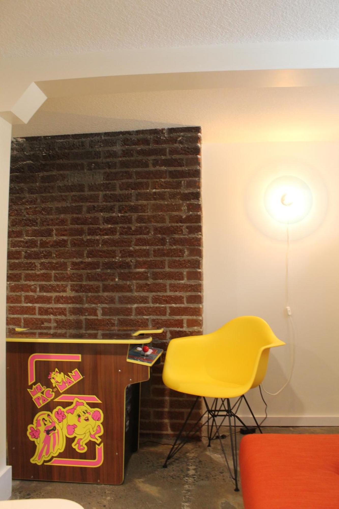 Stunning 60s-70s Retro Portland