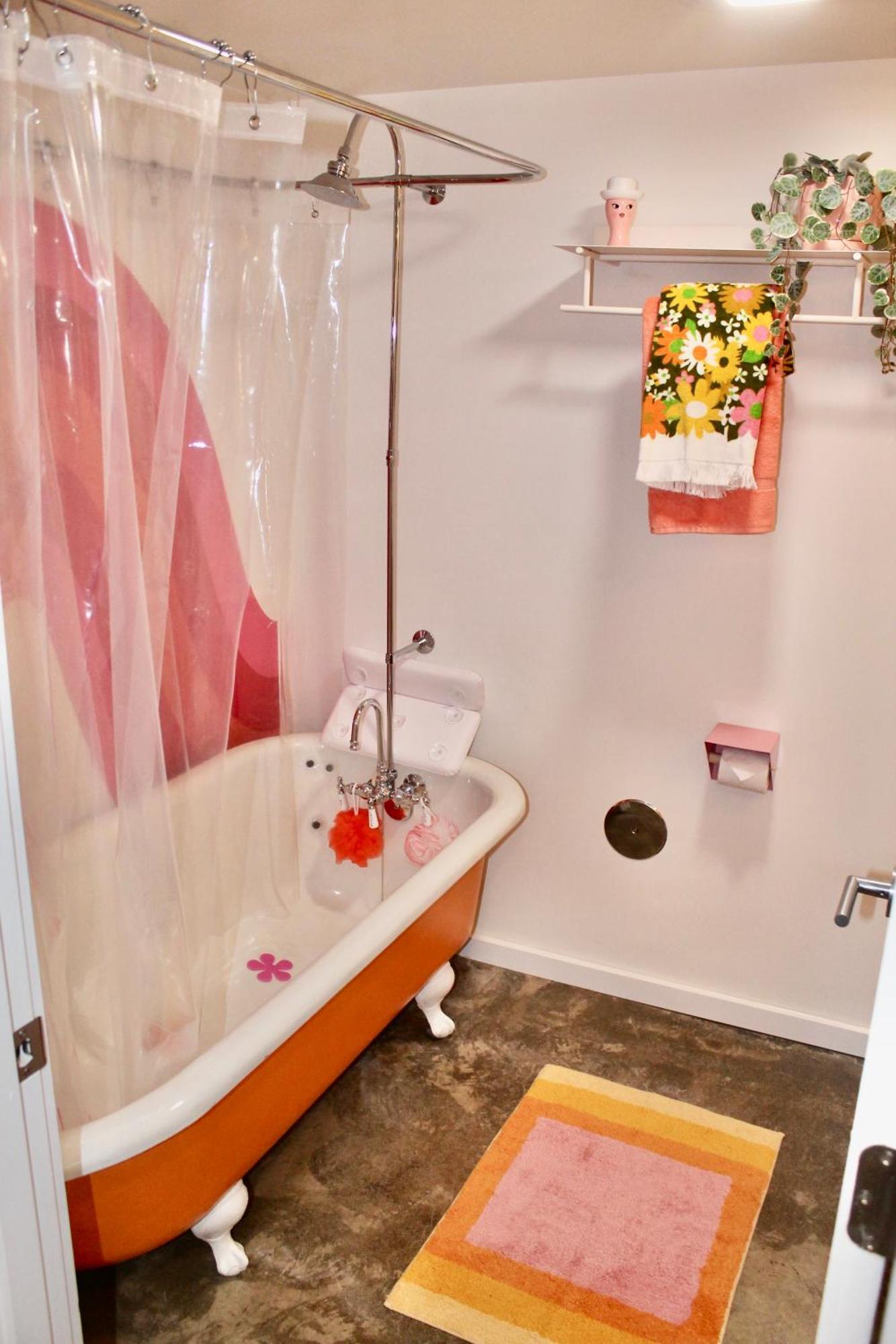 Stunning 60s-70s Retro Apartment Portland