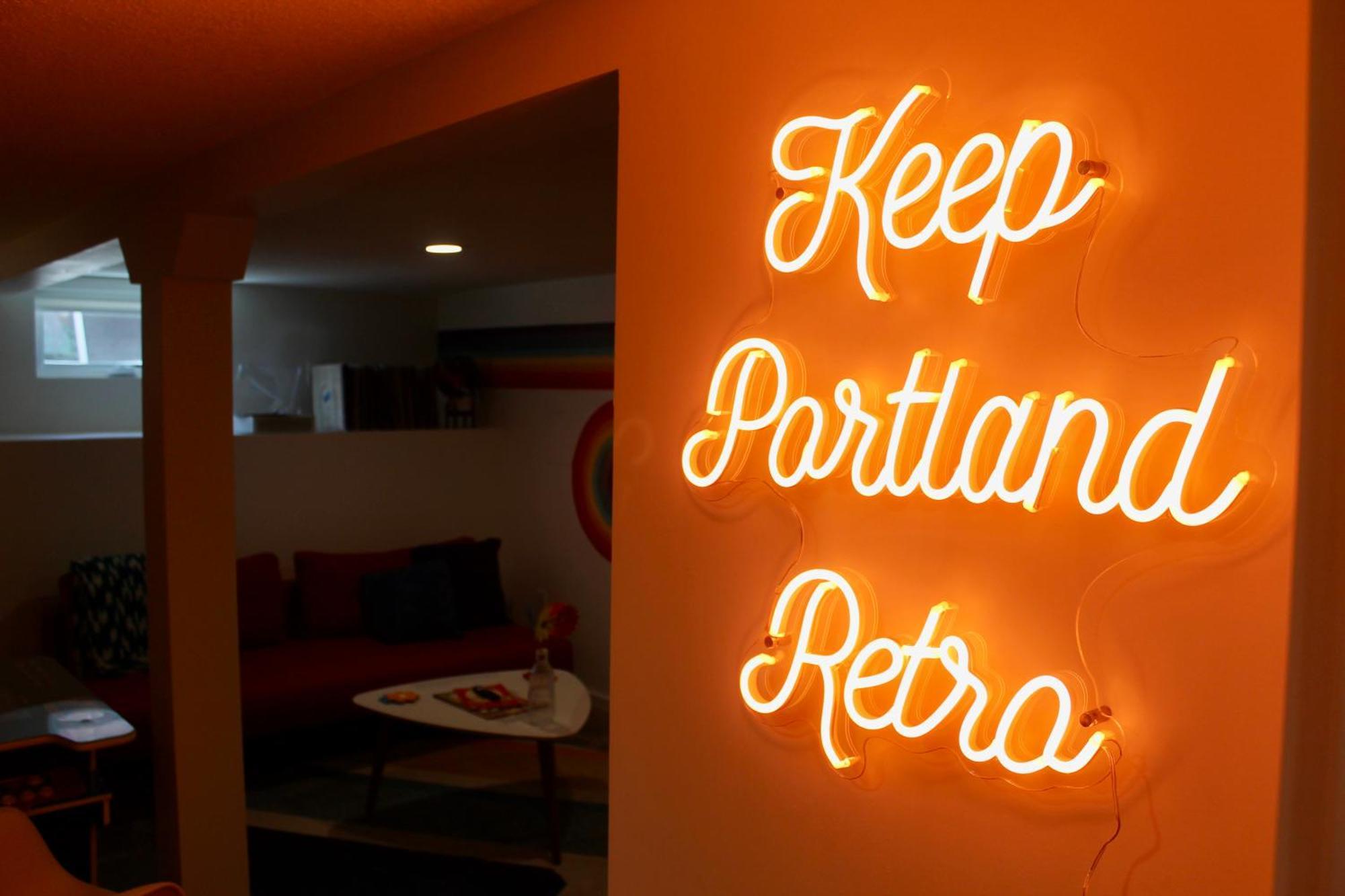 Apartment Stunning 60s-70s Retro *